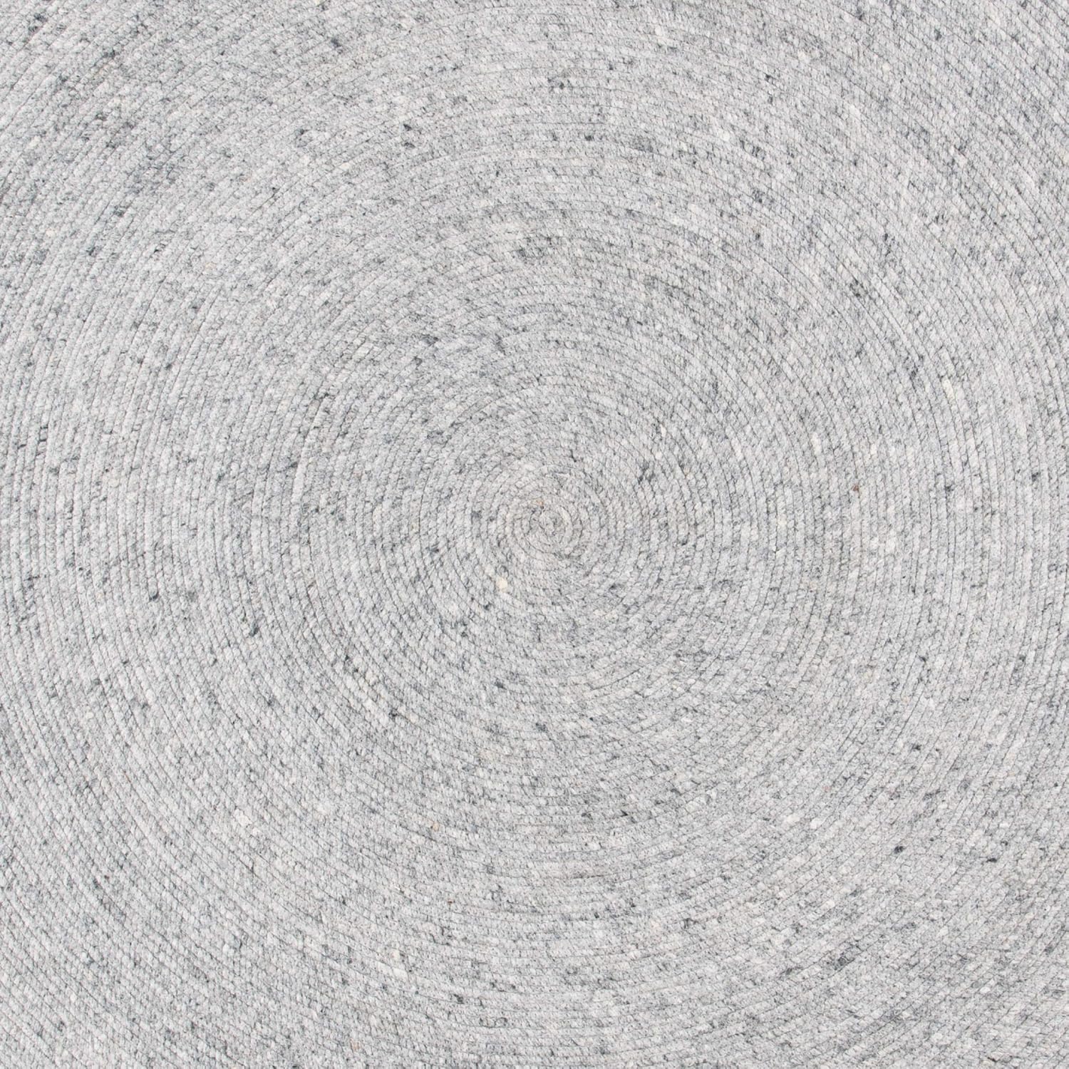 SAFAVIEH Braided Collection Area Rug - 6' Round, Grey, Handmade Country Cottage Reversible Wool, Ideal for High Traffic Areas in Living Room, Bedroom (BRD901F)