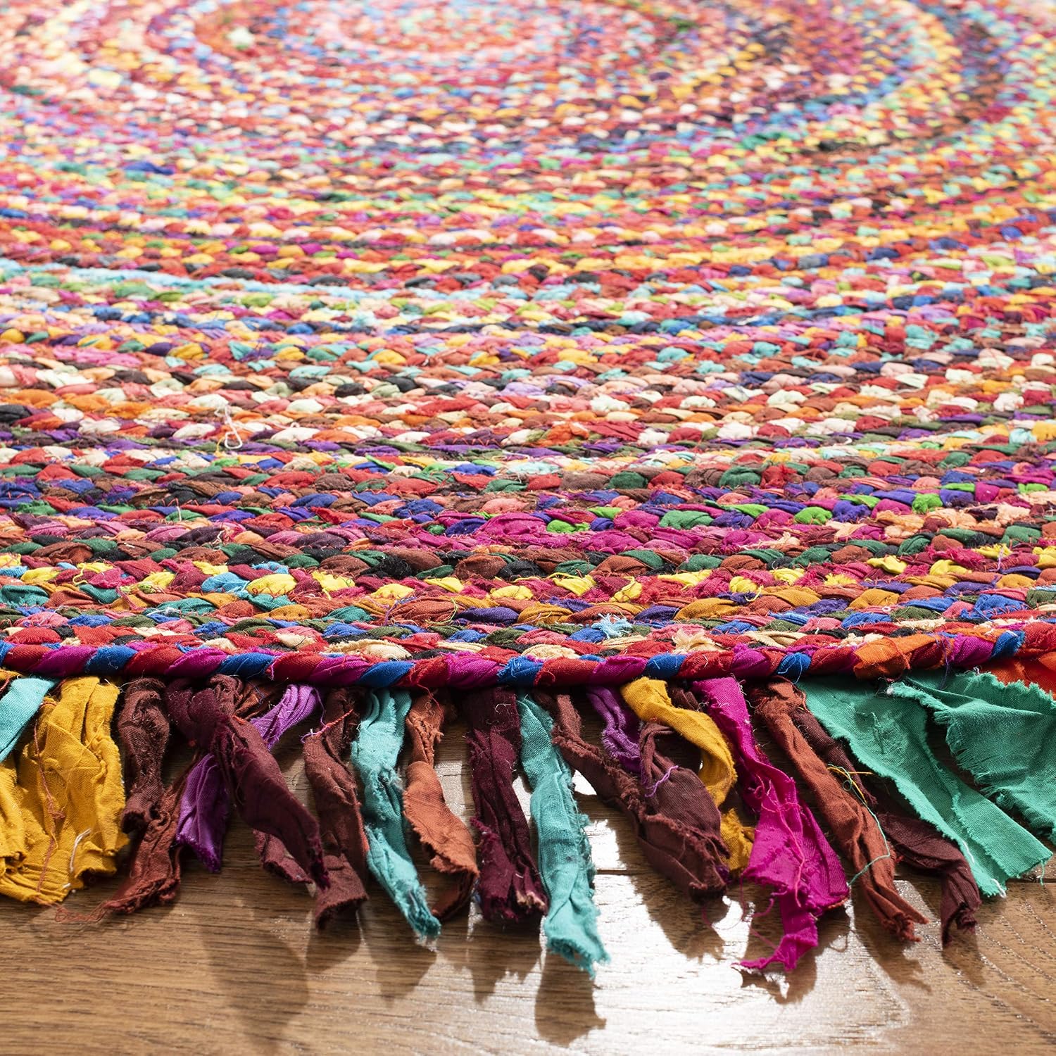 SAFAVIEH Braided Collection Oval Rug - 5' x 8' Oval, Red & Multicolored, Casual Design, Ideal for High Traffic Areas in Kitchen, Bedroom & Home Office (BRD451Q-5OV)