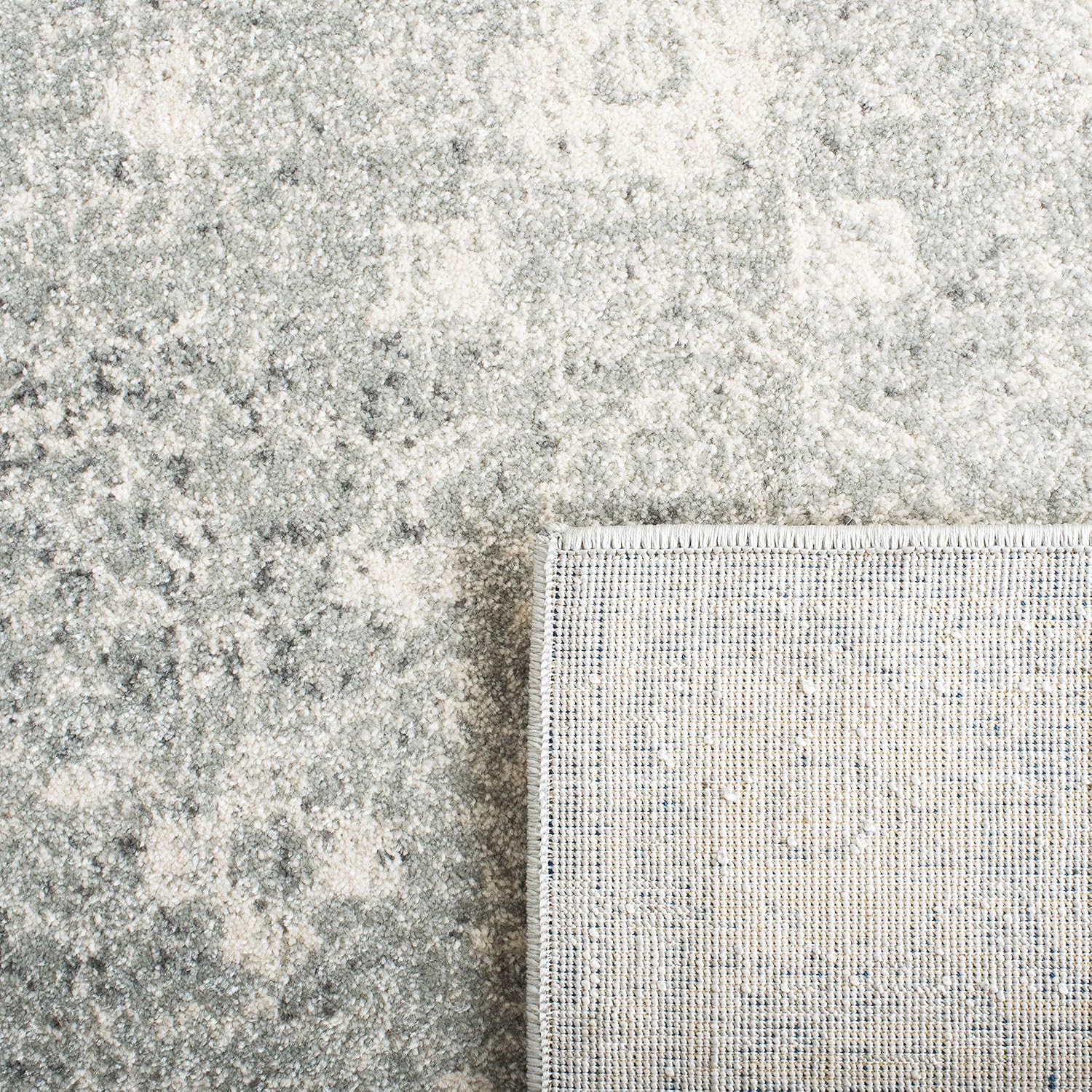 SAFAVIEH Evoke Collection Area Rug - 9' x 12', Silver & Ivory, Shabby Chic Distressed Design, Non-Shedding & Easy Care, Ideal for High Traffic Areas in Living Room, Bedroom (EVK270Z)