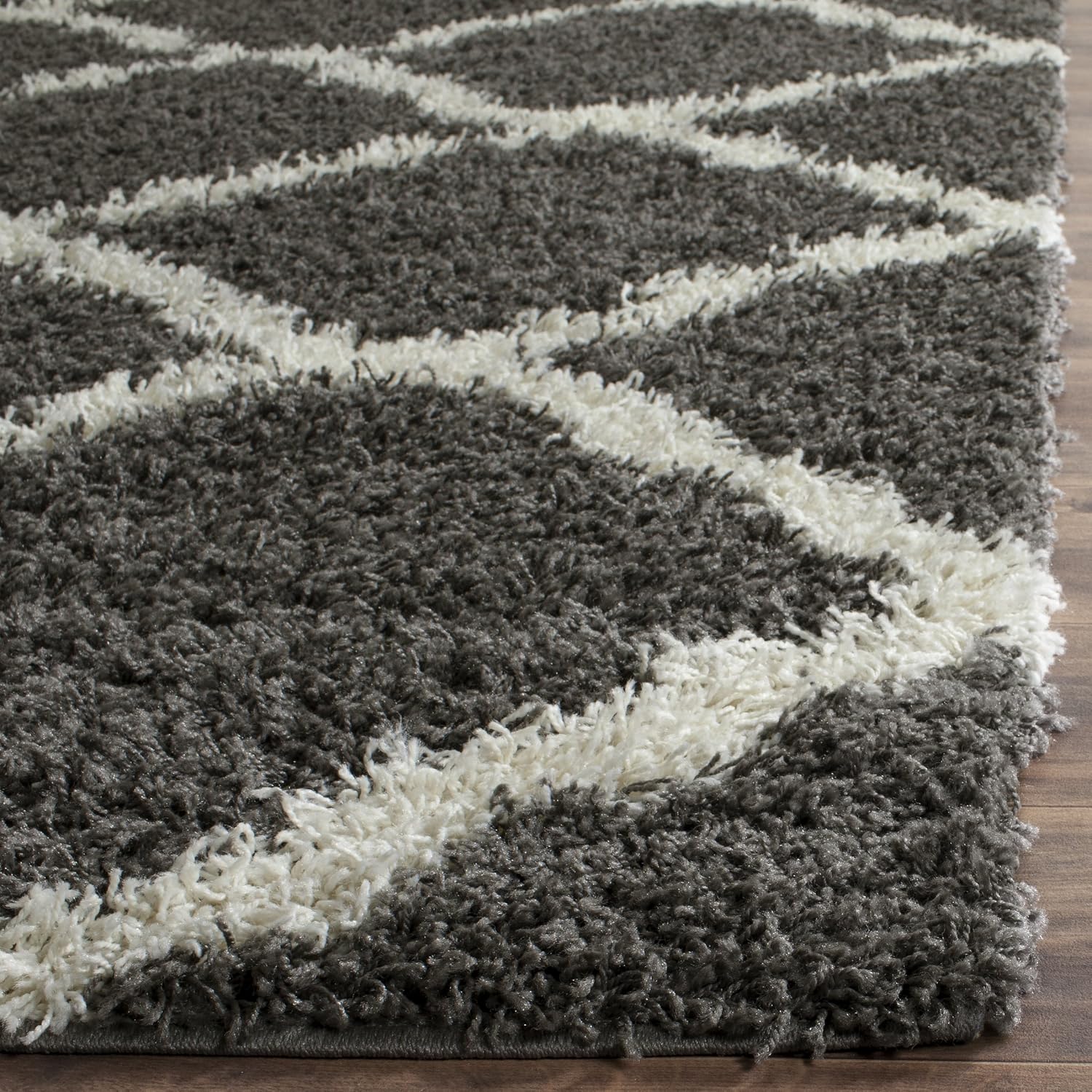 SAFAVIEH Dallas Shag Collection Area Rug - 6' x 9', Dark Grey & Ivory, Trellis Design, Non-Shedding & Easy Care, 1.5-inch Thick Ideal for High Traffic Areas in Living Room, Bedroom (SGD257A)