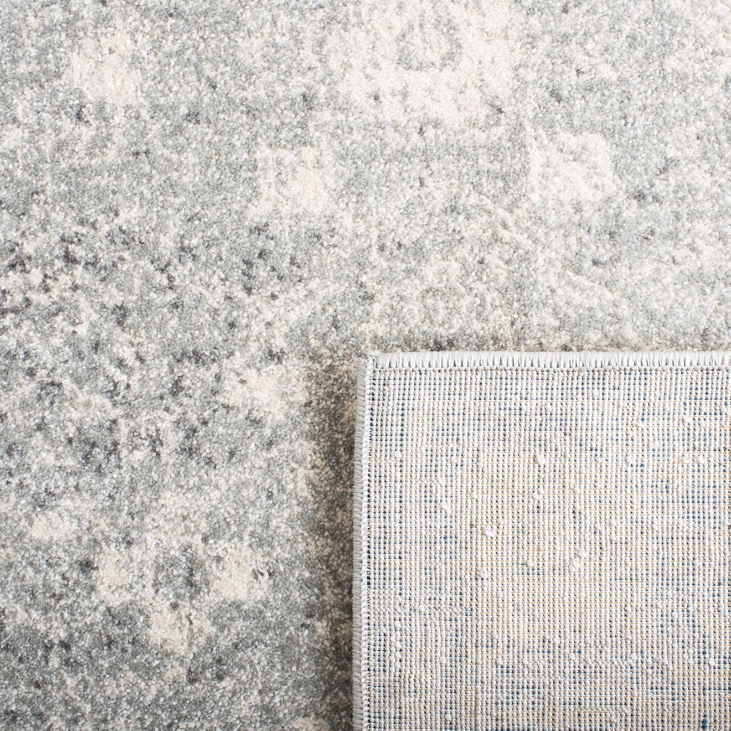 SAFAVIEH Evoke Collection Area Rug - 9' x 12', Silver & Ivory, Shabby Chic Distressed Design, Non-Shedding & Easy Care, Ideal for High Traffic Areas in Living Room, Bedroom (EVK270Z)