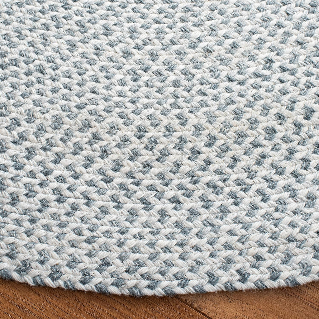 SAFAVIEH Braided Collection Area Rug - 6' Round, Silver & Ivory, Handmade Country Cottage Reversible, Ideal for High Traffic Areas in Living Room, Bedroom (BRD801G)